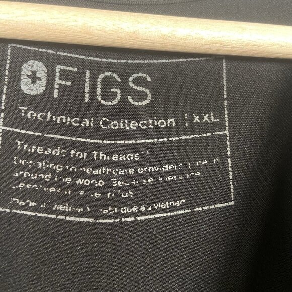 FIGS - MEN'S XXL -BLACK SHORT SLEEVE V NECK TECHNICAL LEON SCRUB TOP W/ POCKET - Picture 5 of 8